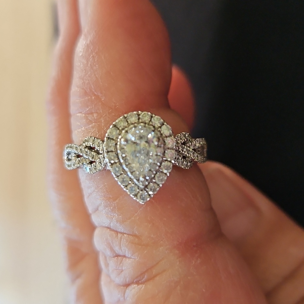 Neil Lane Engagement Ring - Picture 2 of 10